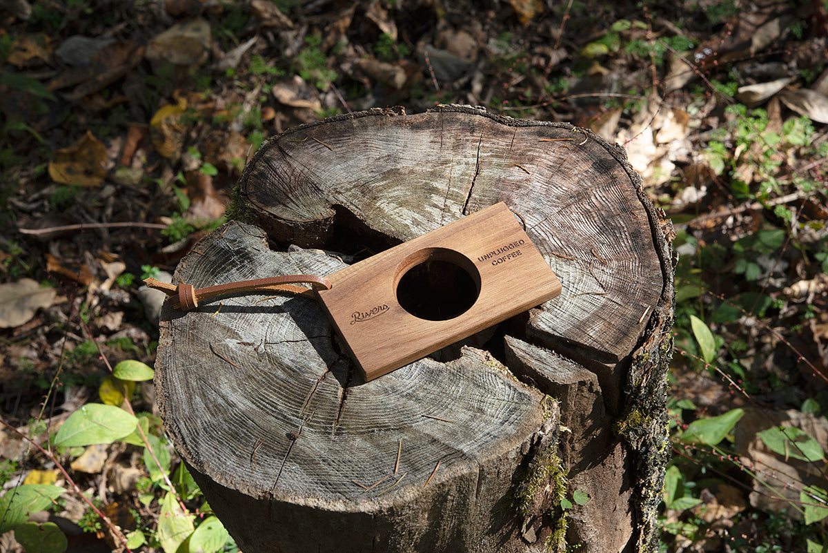 Rivers POND Coffee Dripper Holder wood grain detail